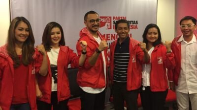 Terjun ke Dunia Politik, Giring ‘Nidji’ Syukuran di Rumahnya