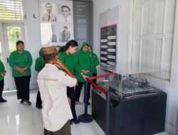 Wisata Sejarah Ketua Persit KCK Cabang LXXIV Kodim 1315 Kabupaten Gorontalo Di Pendaratan Soekarno Tingkatkan Nasionalisme