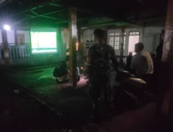 Personel Koramil 1315-02/Limboto Gelar Nonton Bareng Perkuat Hubungan TNI dan Masyarakat