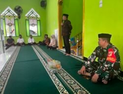 Navigasi Iman Dan Tadarusan Pererat Silaturahmi Babinsa Koramil 1315-01/Telaga Bersama Warga Desa Tuladenggi Setempat