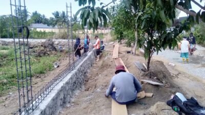 Rehabilitasi SMK PPN Gorontalo Dipercepat Personel Kodim 1315/Kab. Gorontalo Demi Wujudkan Sarana Pendidikan Nyaman