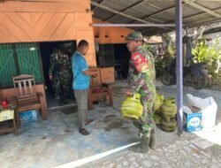 Personel Koramil 1315-02/Limboto Bantu Bersihkan Sisa Kebakaran Rumah Anggota Koramil Demi Wujud Solidaritas Dan Kepedulian Bersama