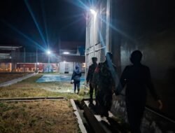 Personel Koramil 1315-02/Limboto Bersama Petugas Lembaga Pemasyarakatan Perempuan Kelas III Gorontalo Perkuat Patroli Keamanan Malam