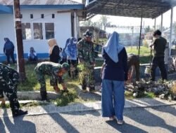 Semangat HUT Bhayangkara Ke-80 Koramil Telaga bersama Polsek Telaga Ajak Warga Bersihkan Lingkungan Desa Secara Bersama Bergotong Royong
