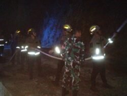 Respons Cepat Personel Koramil Limboto Bantu Padamkan Kebakaran Lahan Sekitar Jalan GOR Desa Padengo